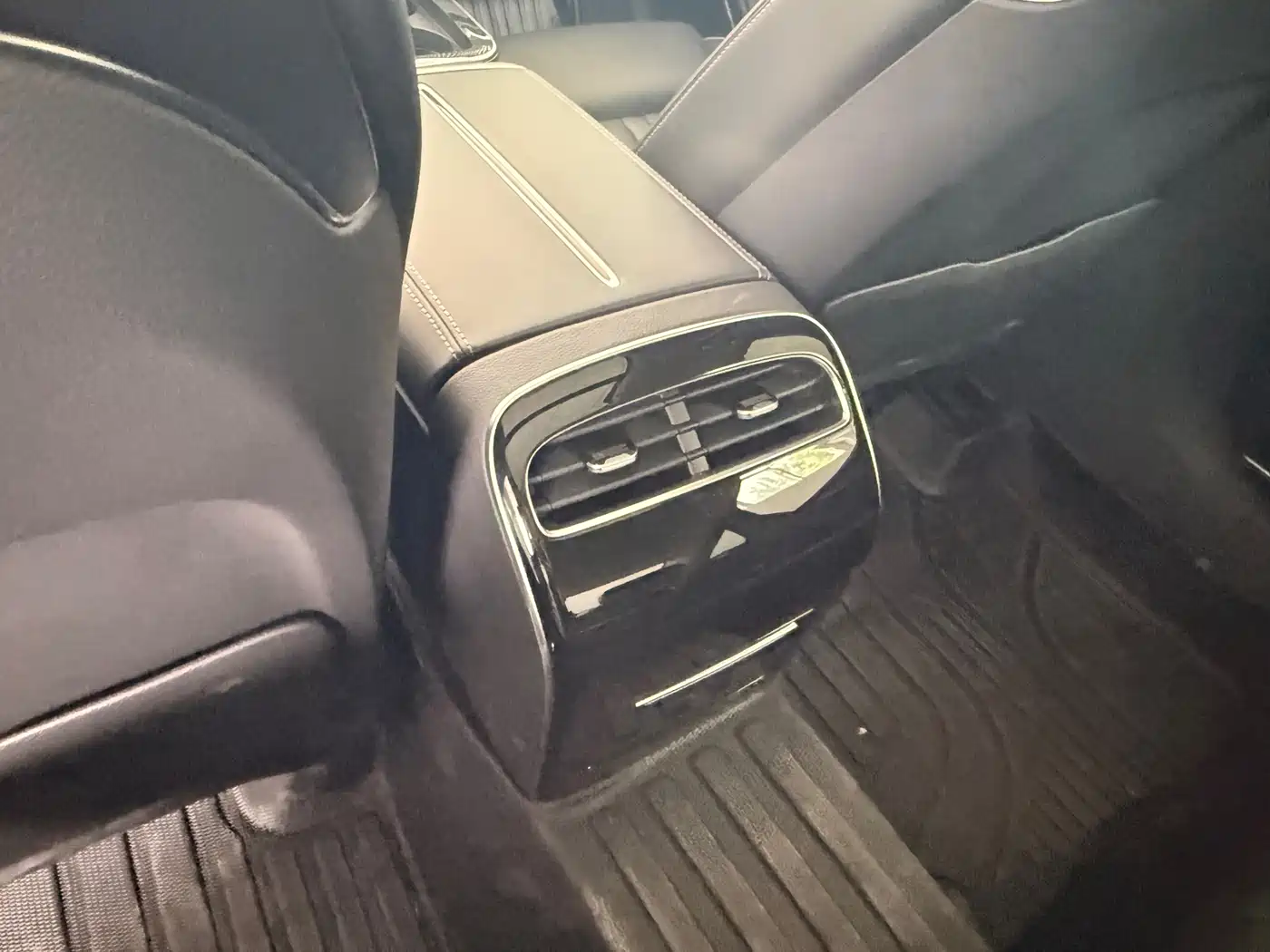 Hongqi H9 2024 2.0T Qi Enjoy Luxury Business Edition фото 6