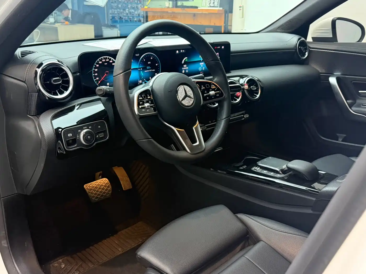 Mercedes-Benz A-Class 2021 A 200 L Sport Sedan Dynamic Type фото 13