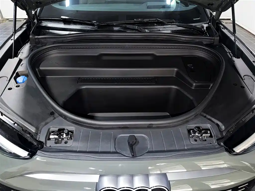 Audi Q6L e-tron 2026 2025 Extended Range Edition