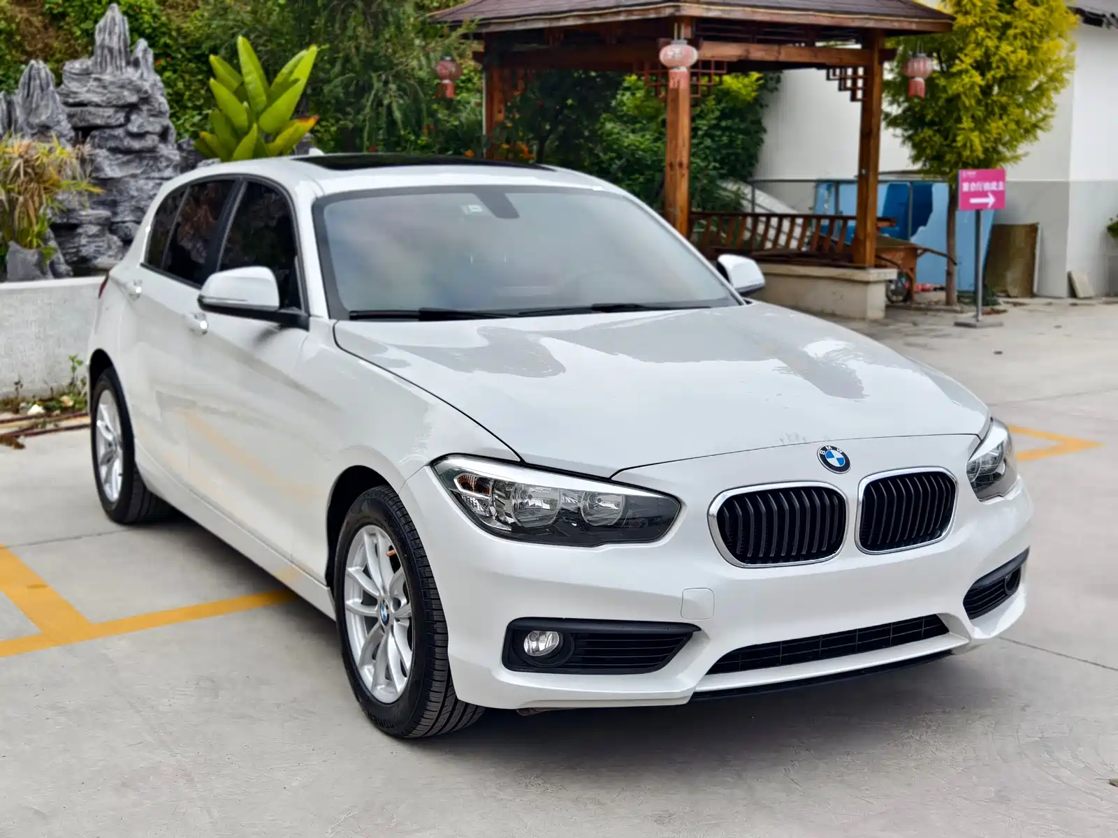 صورة 3 - BMW 1 Series (Import)