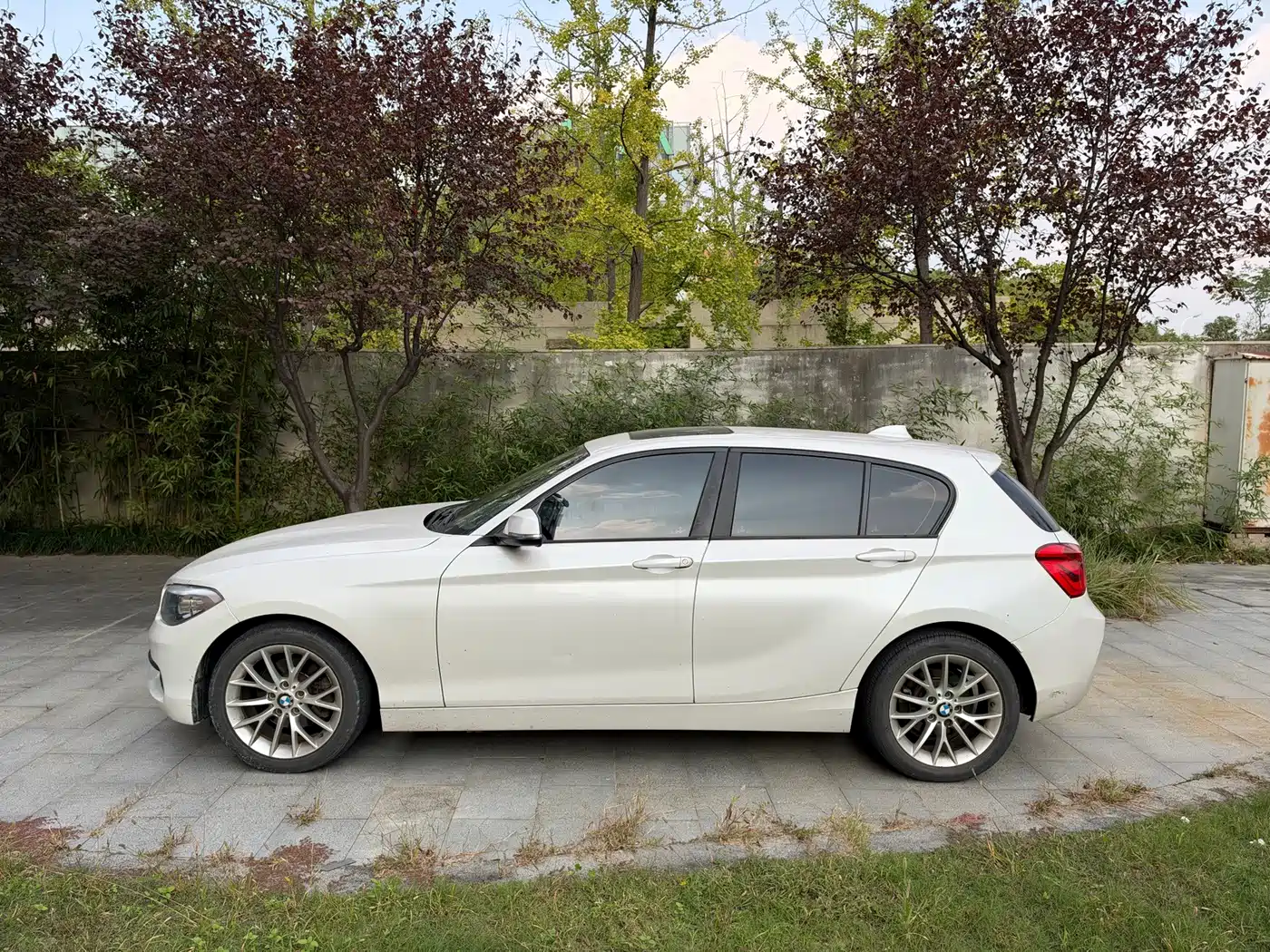 BMW 1 Series (Import) 2016 2015 120i Leading