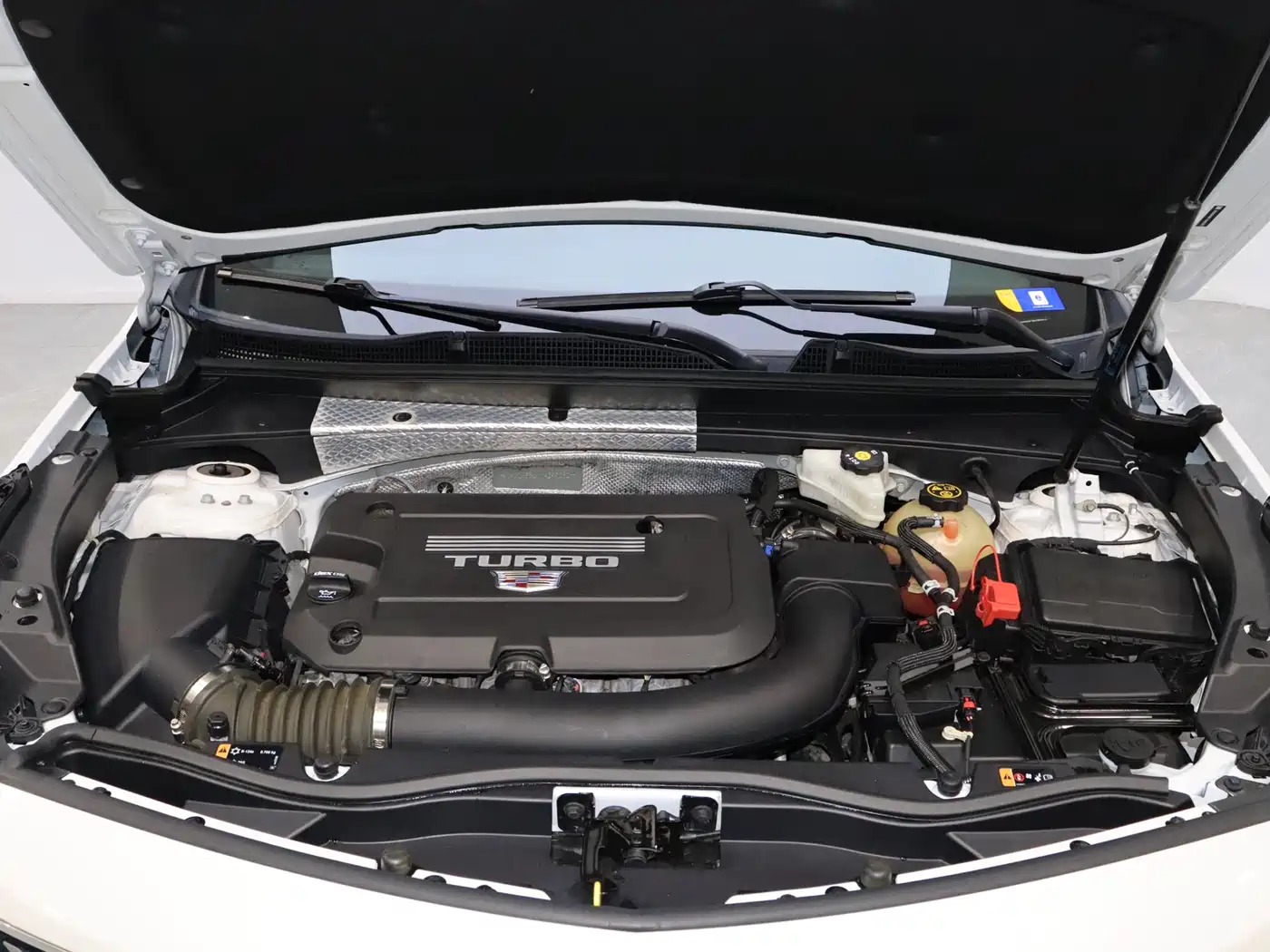 Cadillac XT4 2021 28T FWD Premium Edition фото 10