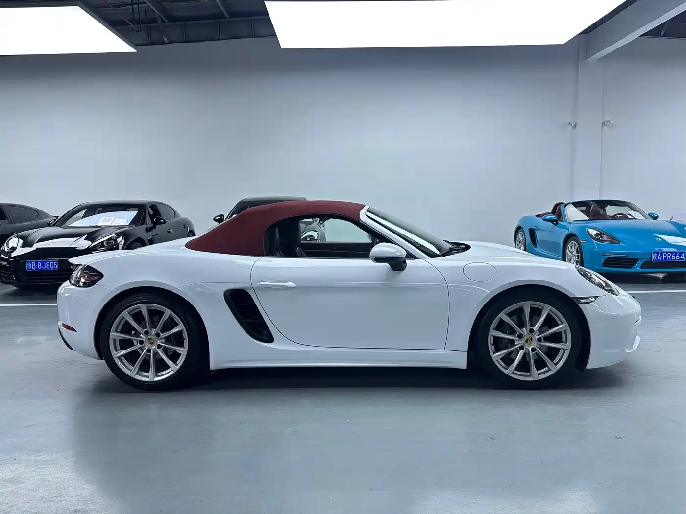 Porsche 718 2016 Boxster 2.0T фото 12