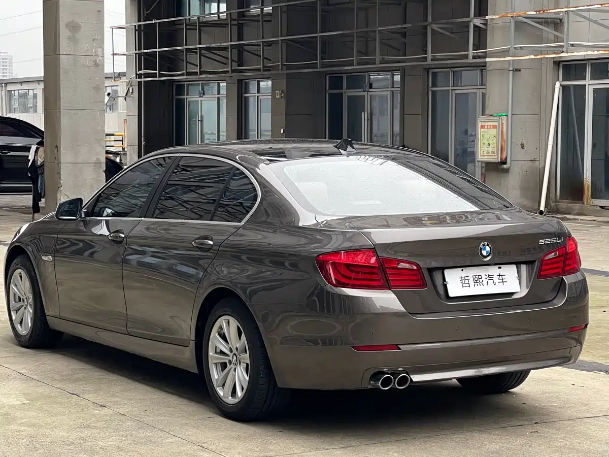 BMW 5 Series 2013 525Li Luxury фото 8