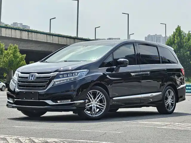 Honda Elysion 2.0L, Гибрид, Люкс