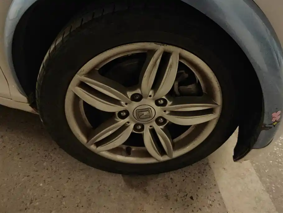 ZOTYE E200