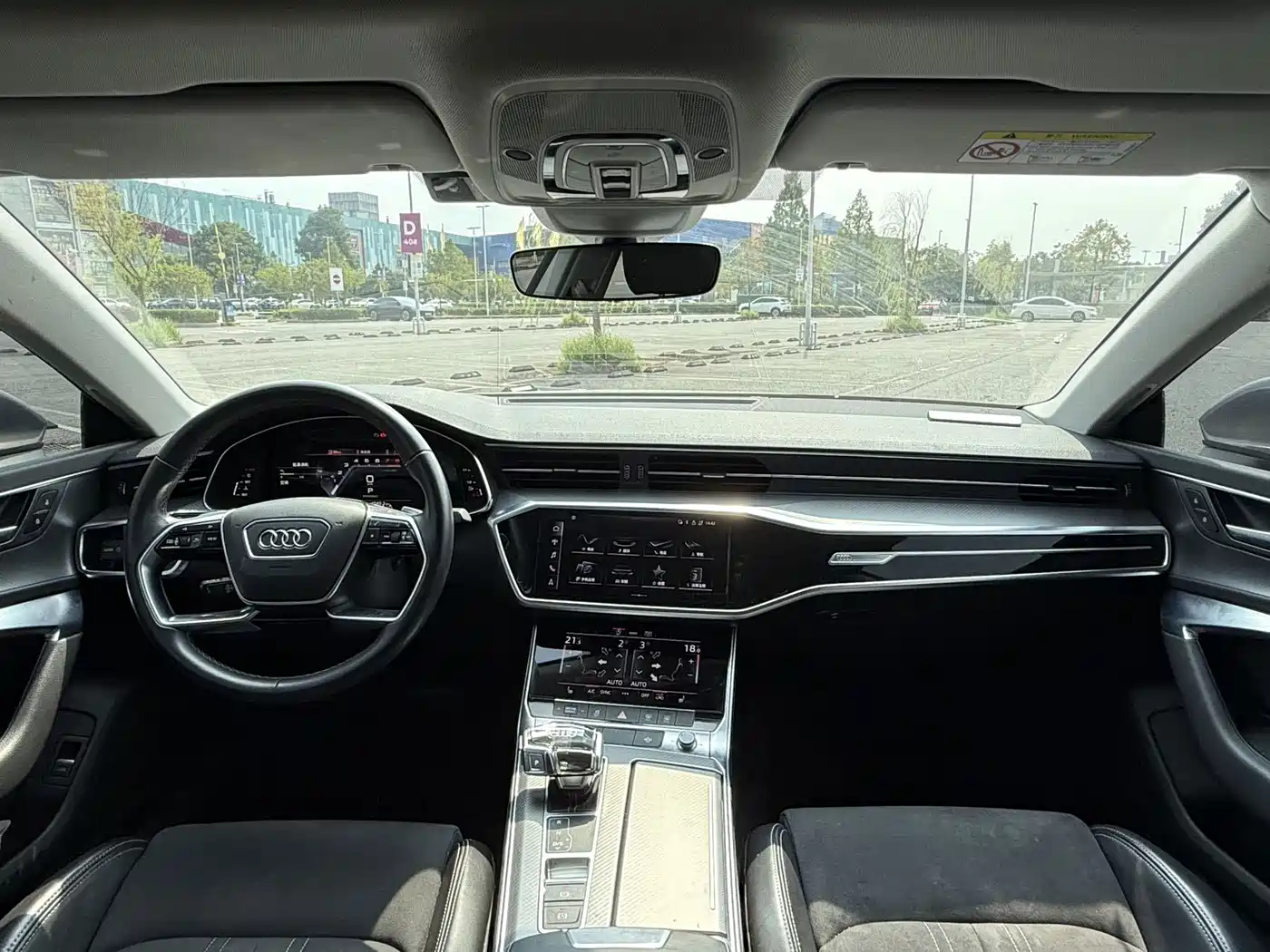 Фото 9 - Audi A7L