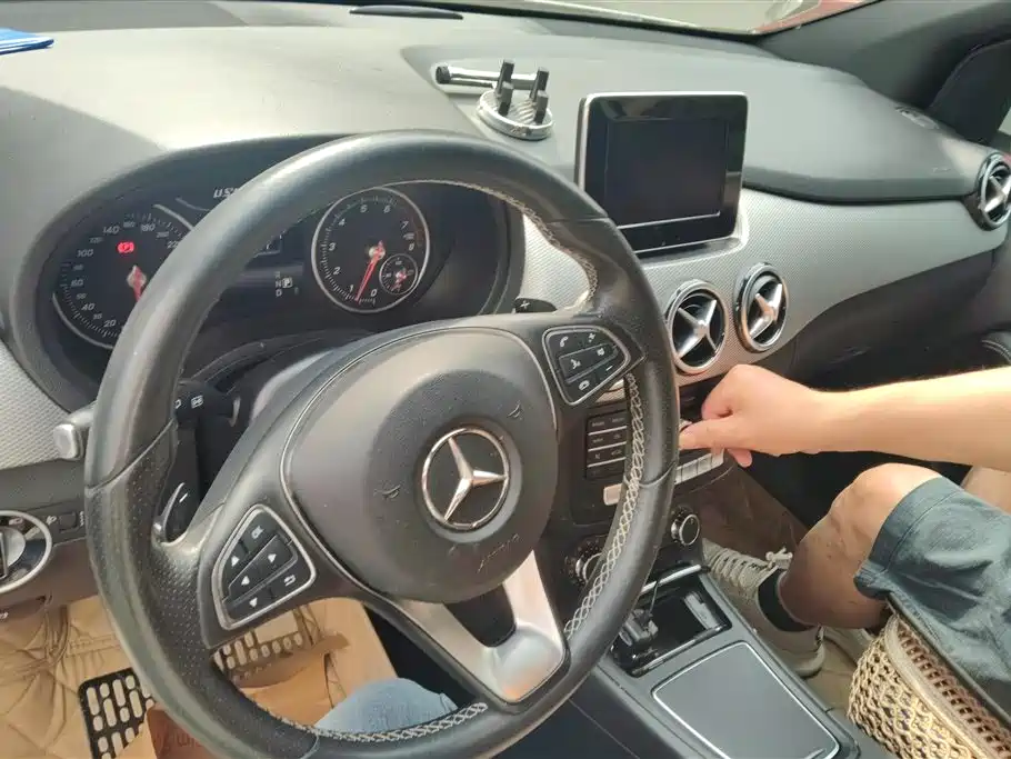 Mercedes-Benz B-Class 2015 B 200 Dynamic фото 12
