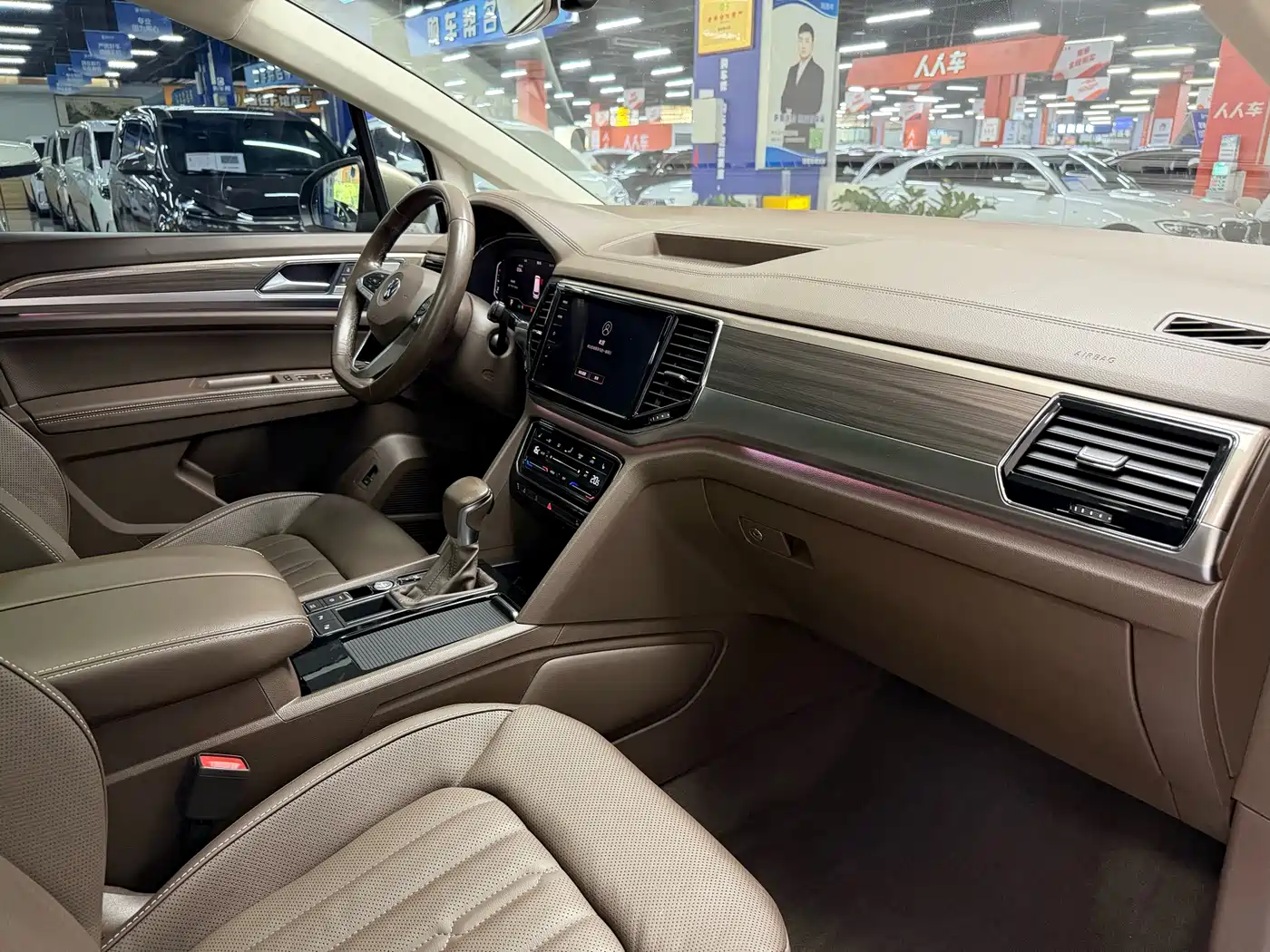 Volkswagen Viloran 2020 330TSI Luxury Edition фото 17