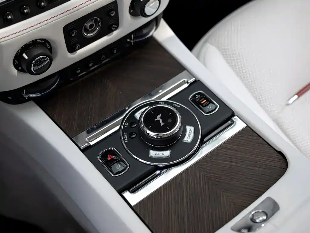 Фото 16 - Rolls-Royce Wraith
