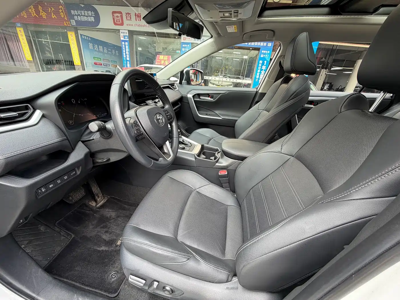 Toyota Wildlander 2023 Hybrid 2.5L E-CVT AWD Premium Edition фото 7