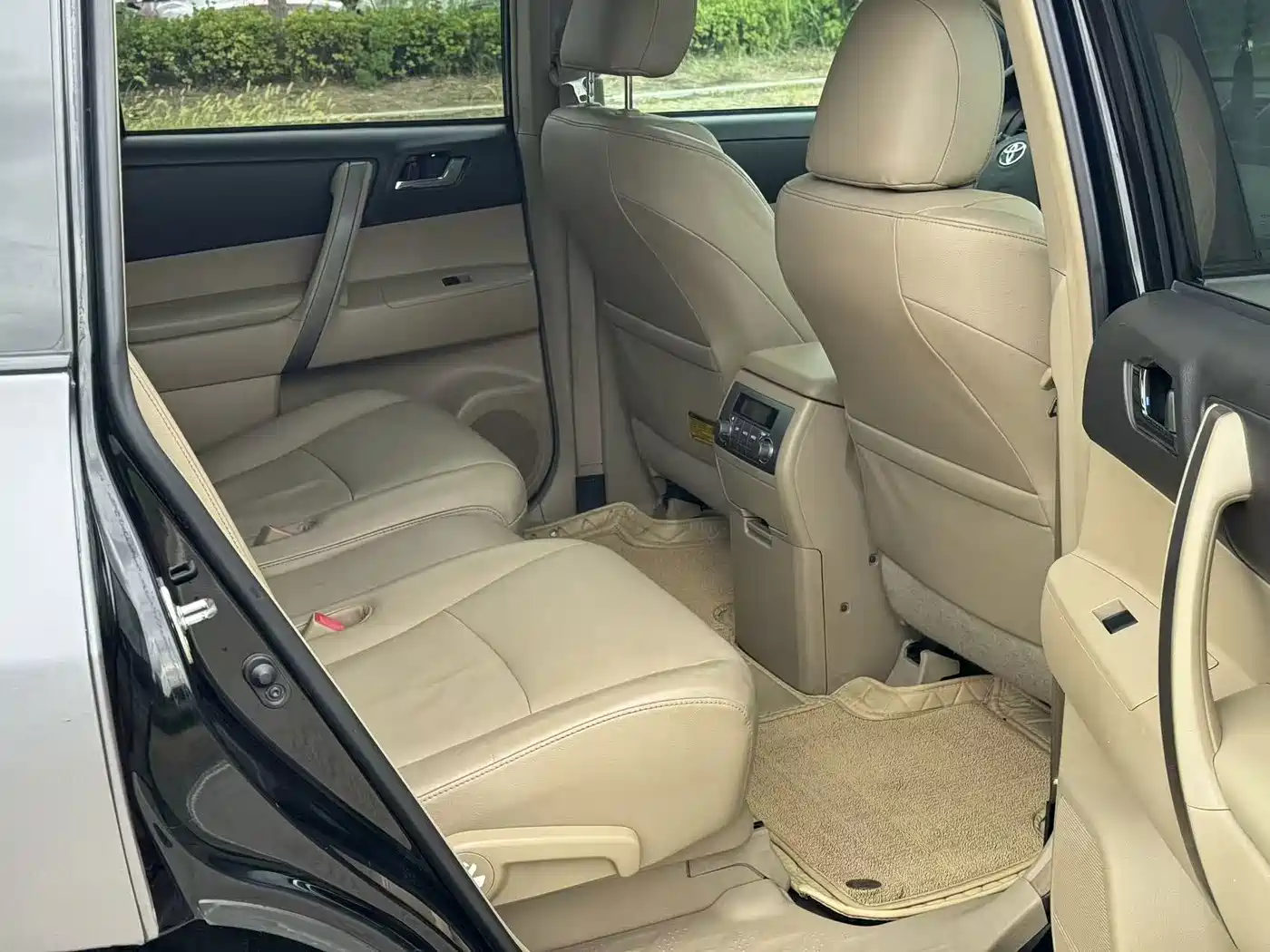 Фото 14 - Toyota Highlander