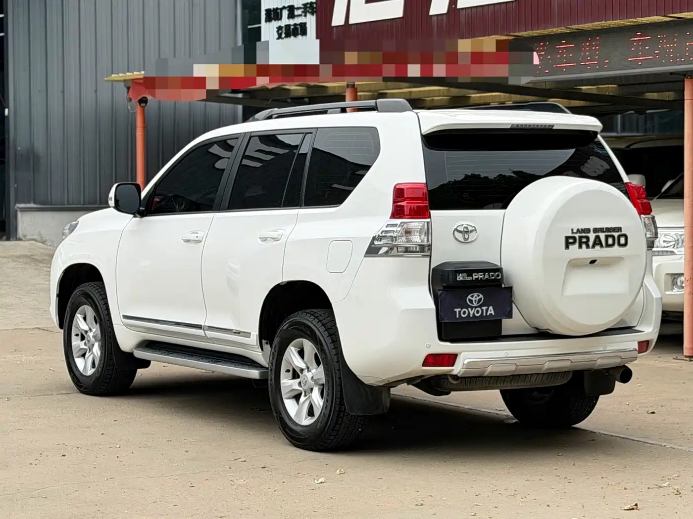 Toyota Prado 2010 4.0L Automatic TX-L NAVI фото 9