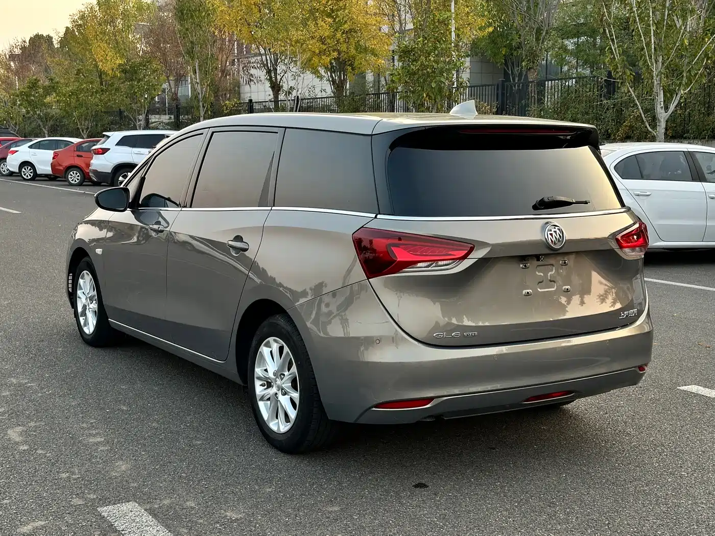 Buick GL6 2018 2018 18T 6-Seater Elite