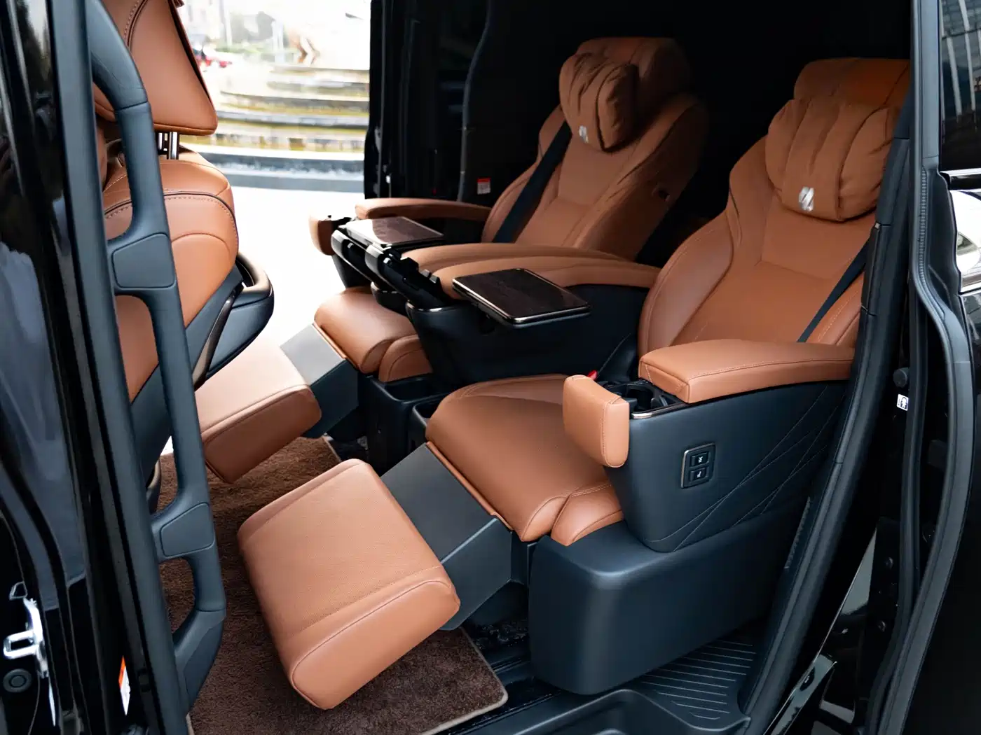 Toyota Alphard 2026 2025 Hybrid 2.5L Ultimate Gold Edition
