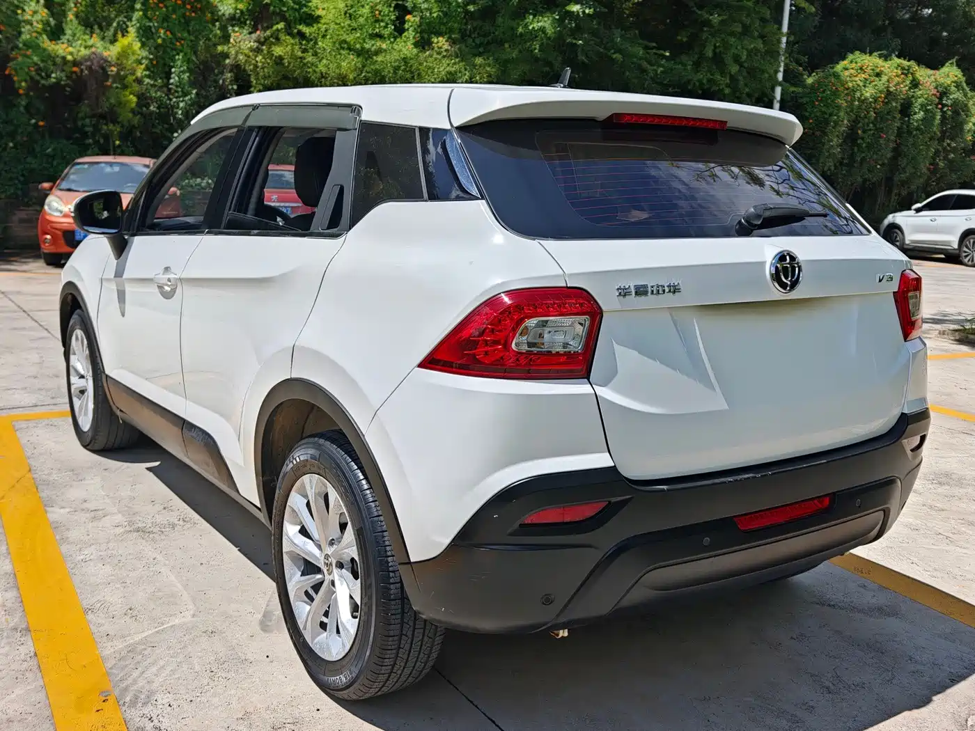 Zhonghua V3 2016 2016 1.5L Manual Comfort