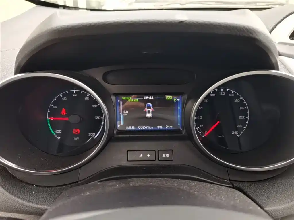 BYD Yuan New Energy 2019 EV360 Smart Connect Premium Edition фото 12