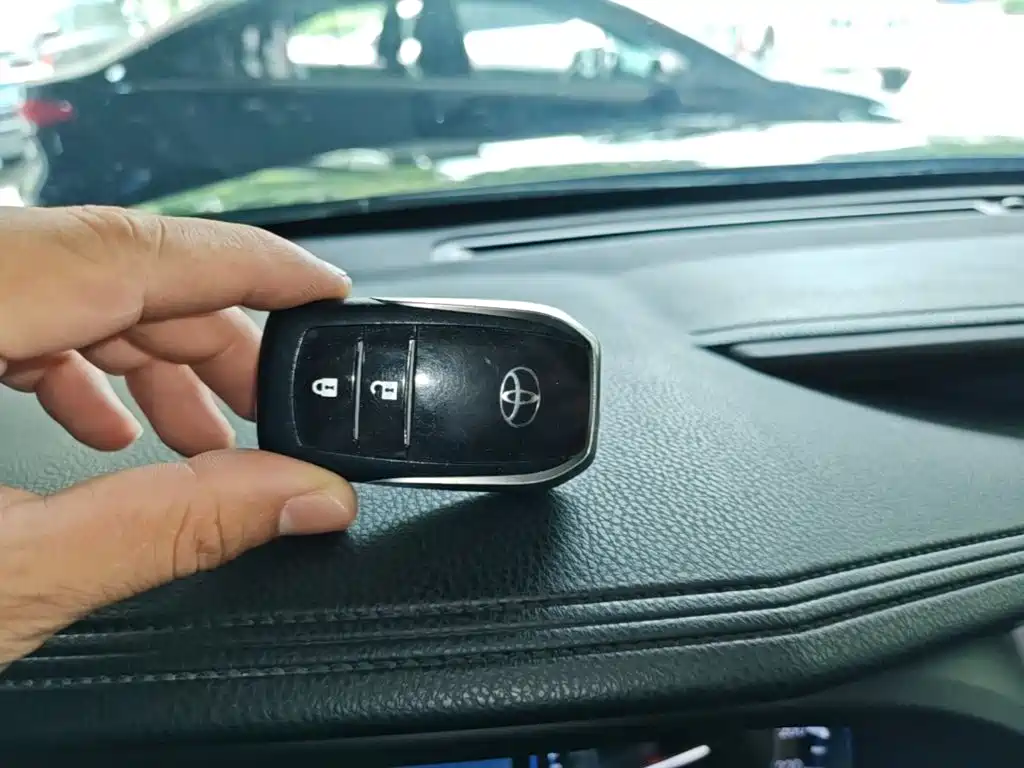Photo 9 - Toyota Highlander