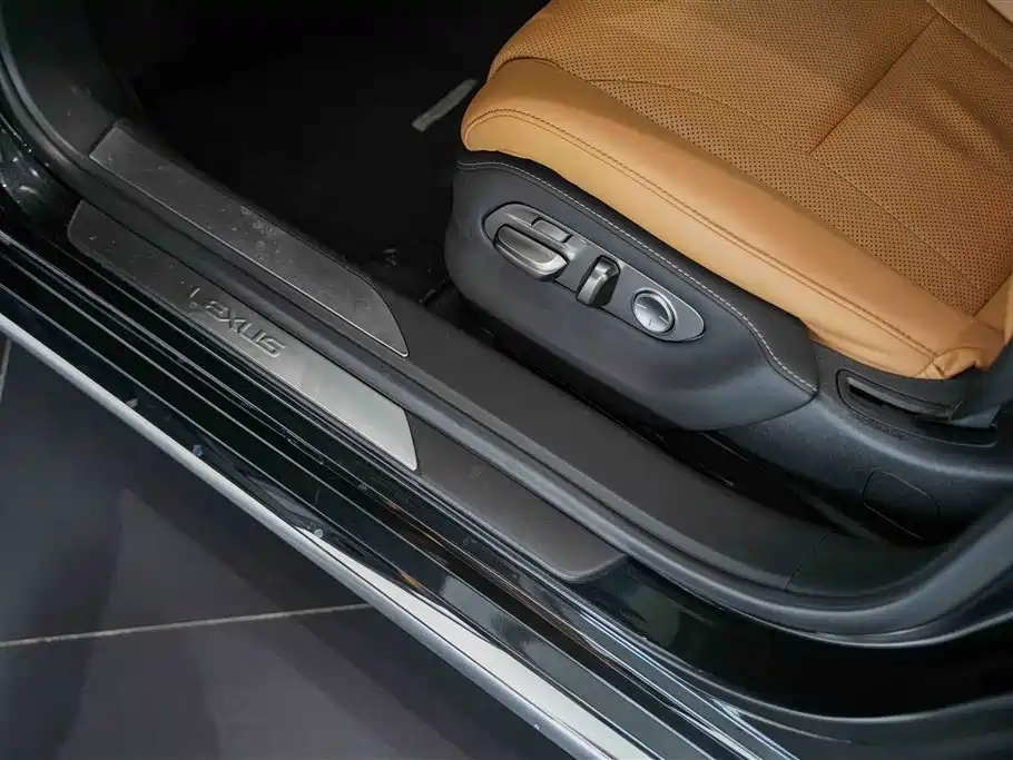 Lexus LS 2022 2021 500h Excellence Edition