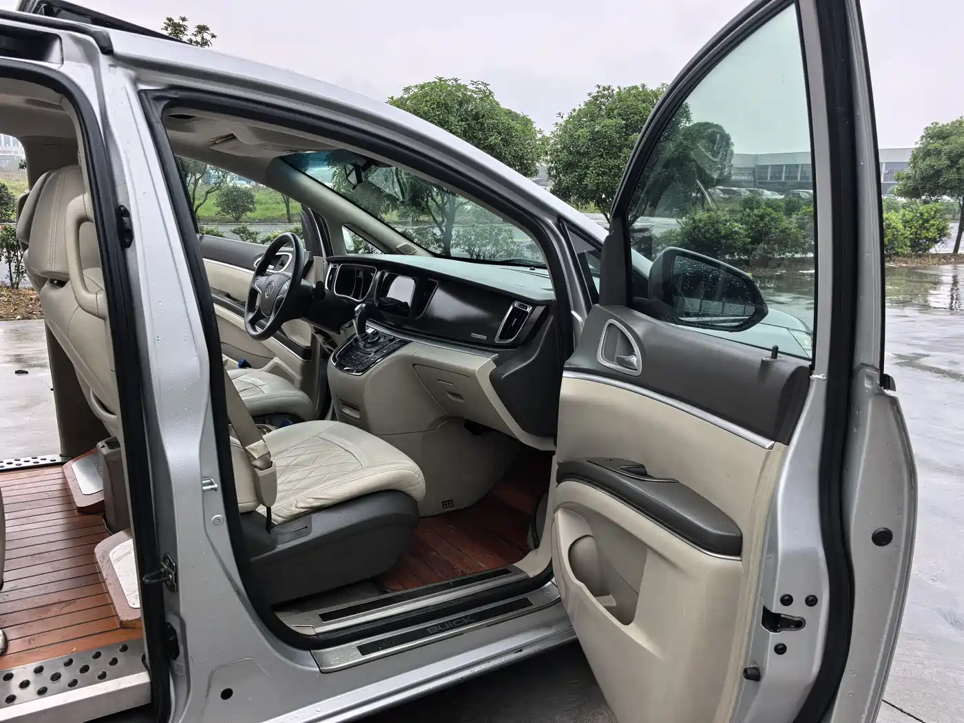 Buick GL8 2013 2.4L CT Luxury Business Comfort Edition фото 10