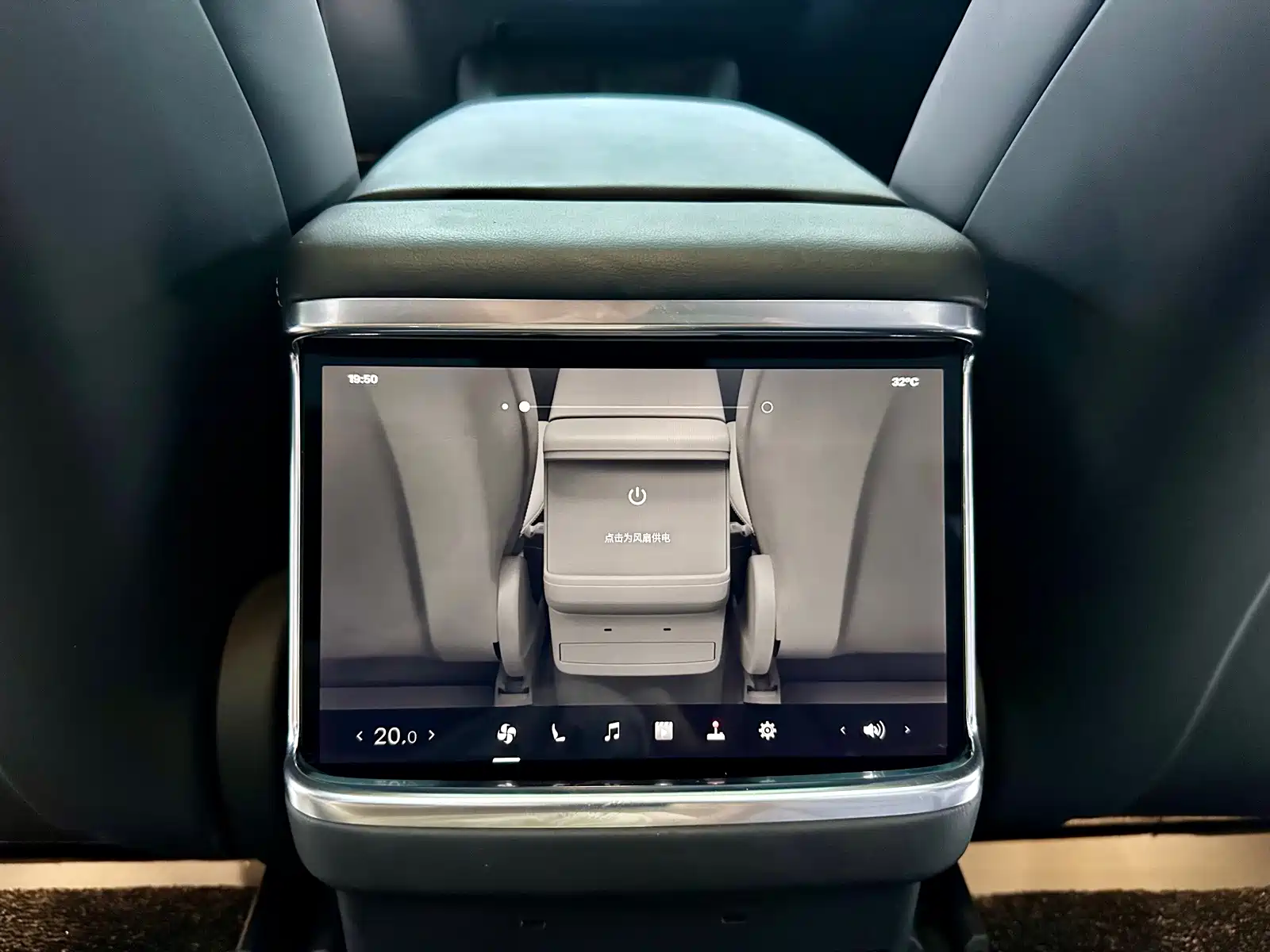 Фото 9 - Tesla Model X