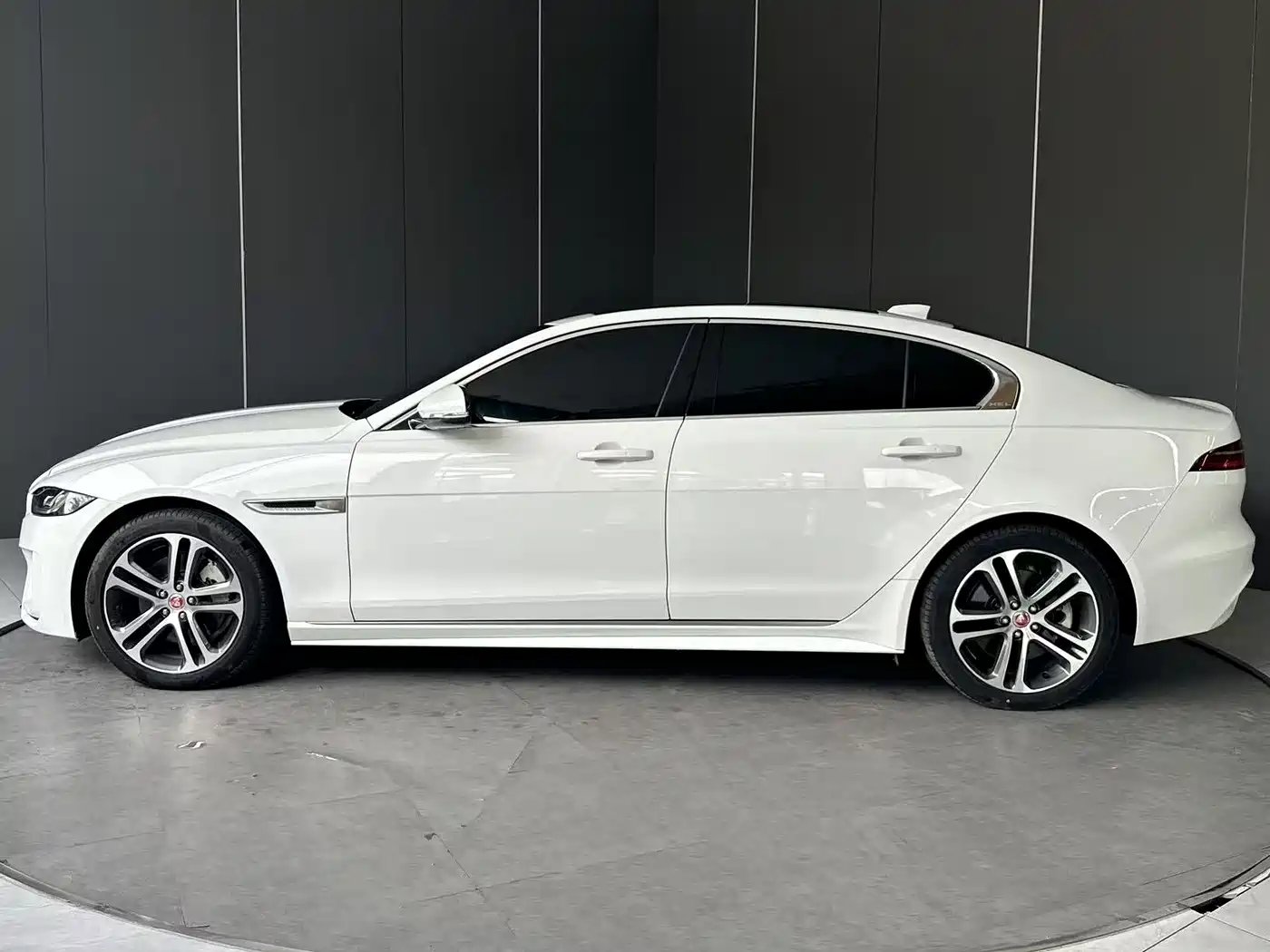 Jaguar XEL 2024 2023 2.0T 250PS R-DYNAMIC S Progressive Sport