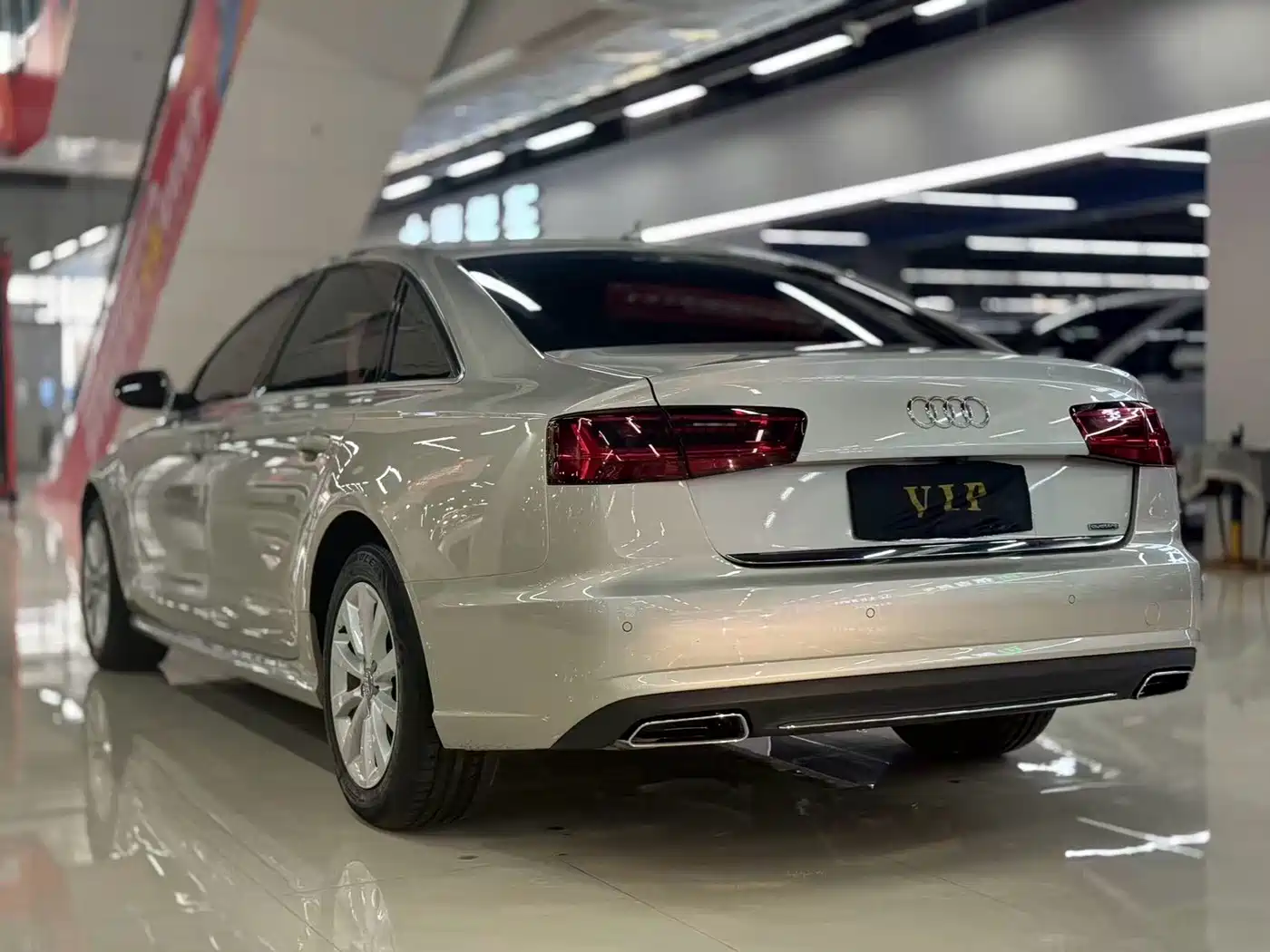 Фото 7 - Audi A6L