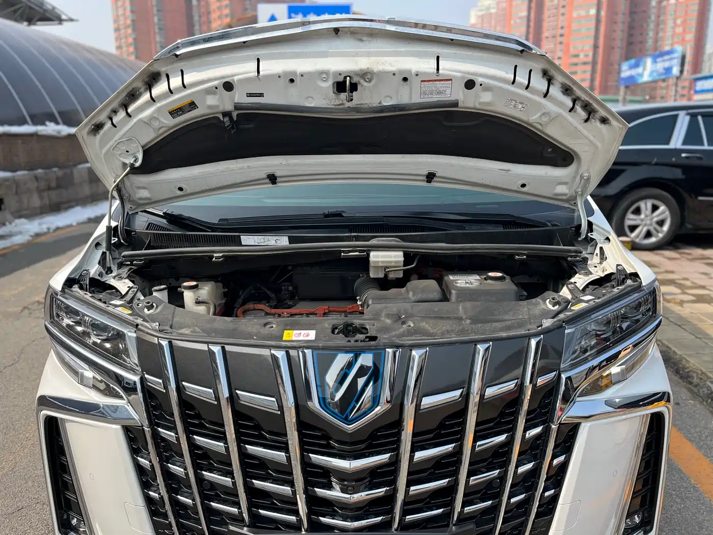 Toyota Alphard 2021 Hybrid 2.5L Premium фото 23