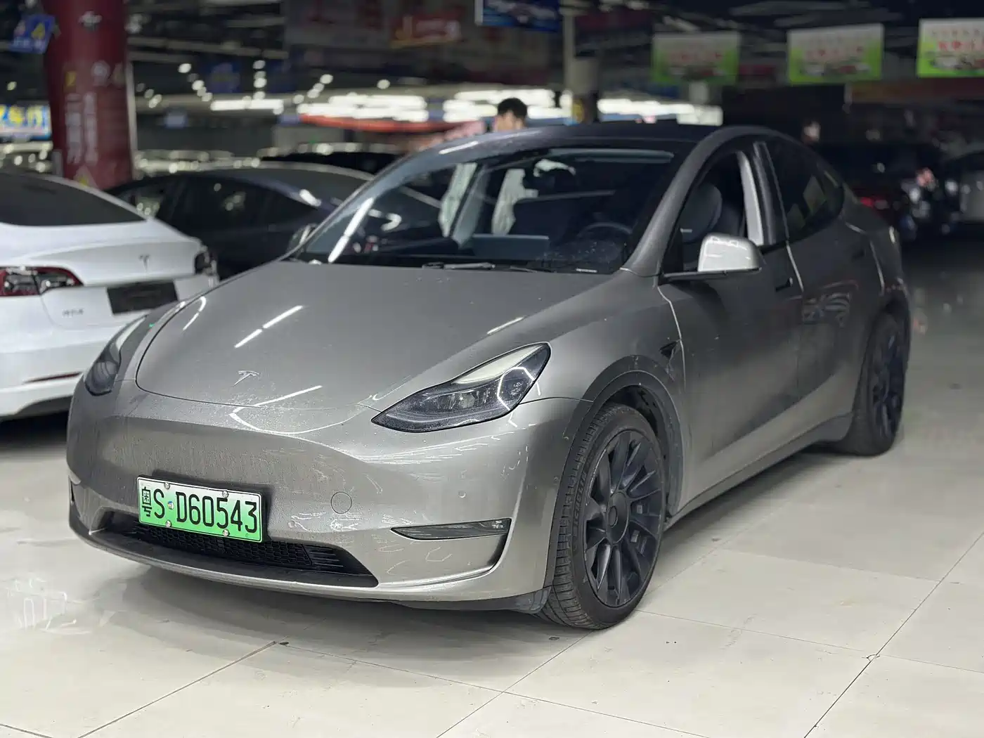 TESLA MODEL Y