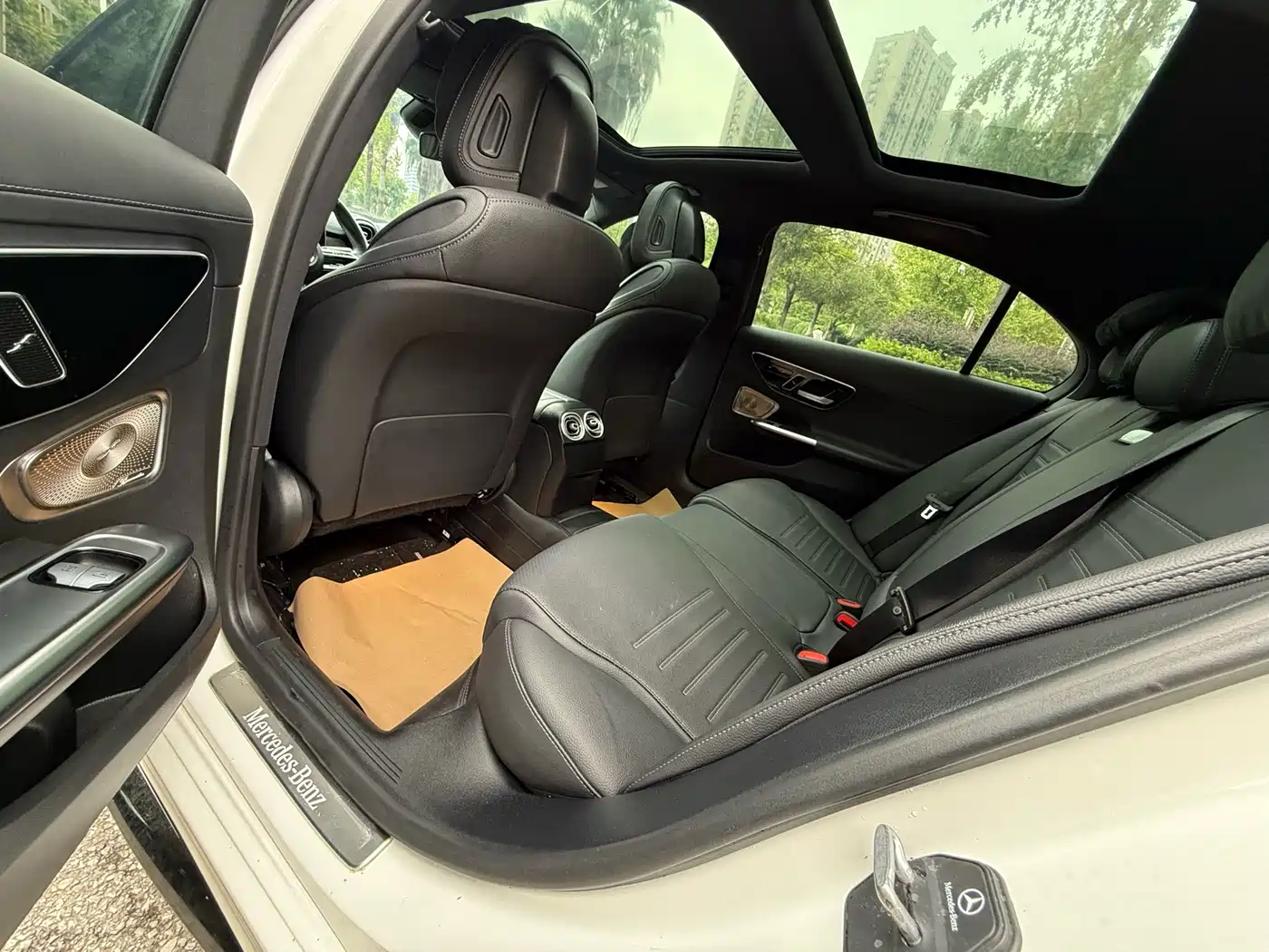 Photo 8 - Mercedes-Benz C-Class