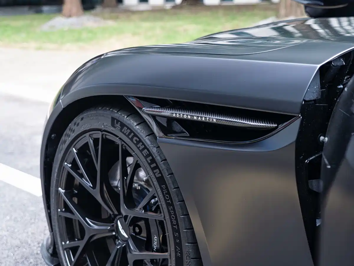 Aston Martin DB12 2025 2025 4.0T V8 Volante