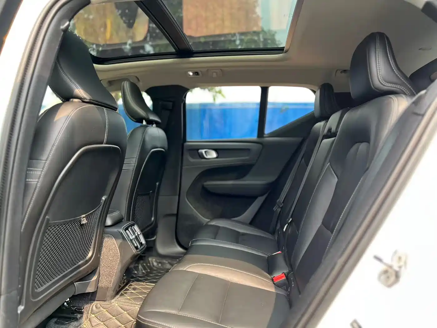 Фото 9 - Volvo XC40