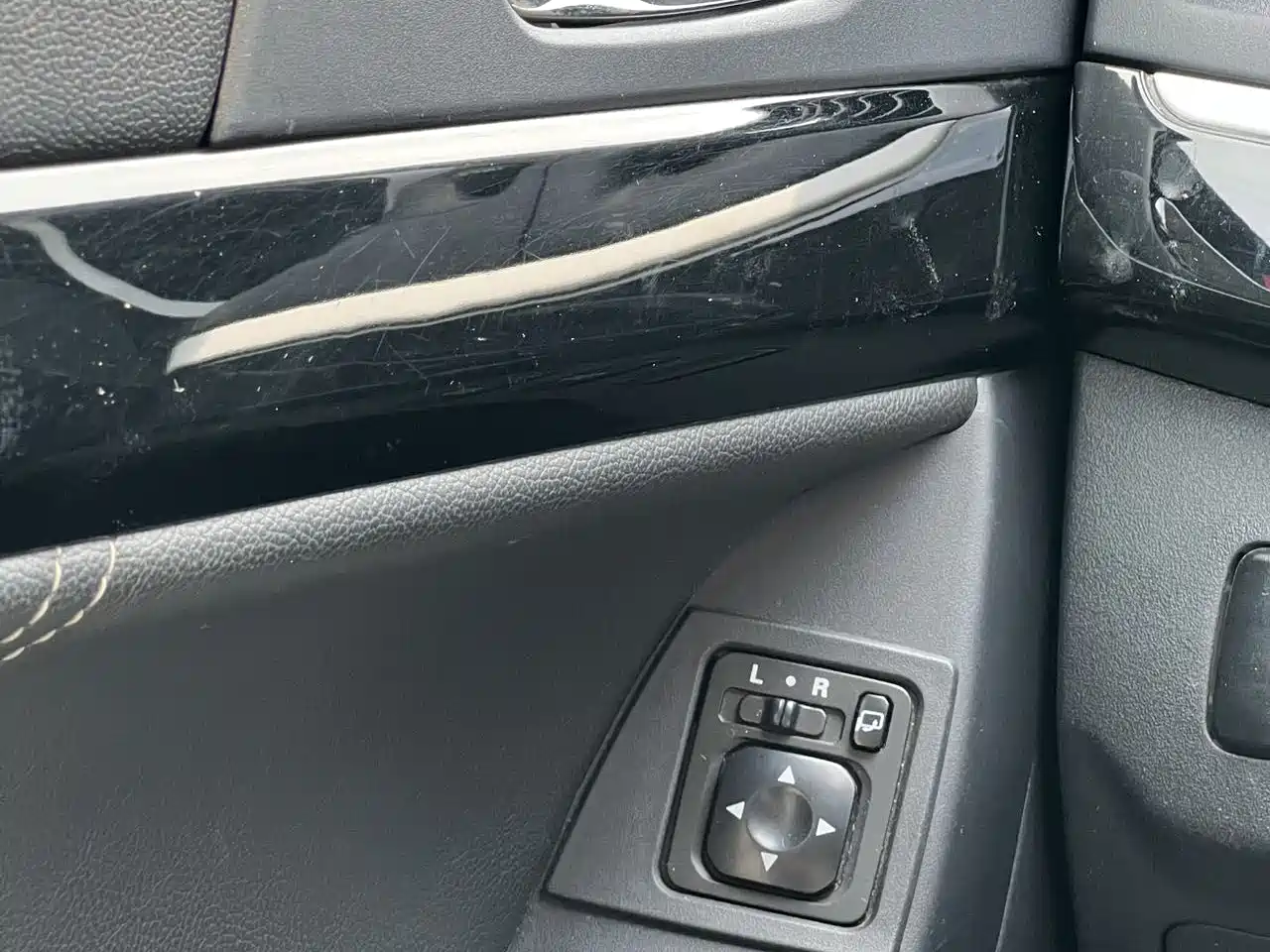 Mitsubishi Lancer EX 2012 Classic 2.0L CVT Black & White Edition фото 8
