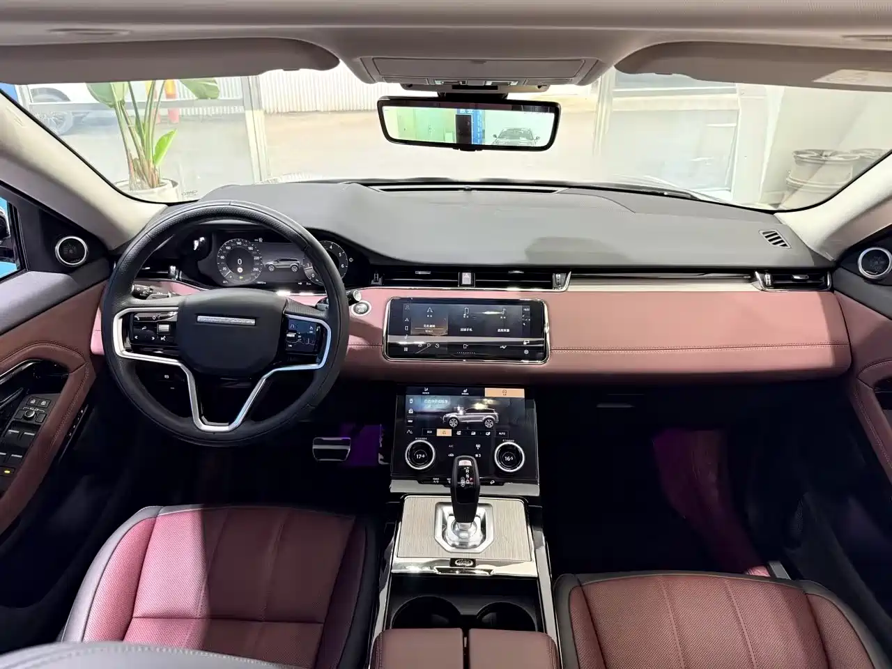 Land Rover Range Rover Evoque 2023 Range Rover Evoque L 249PS Luxury Edition фото 14