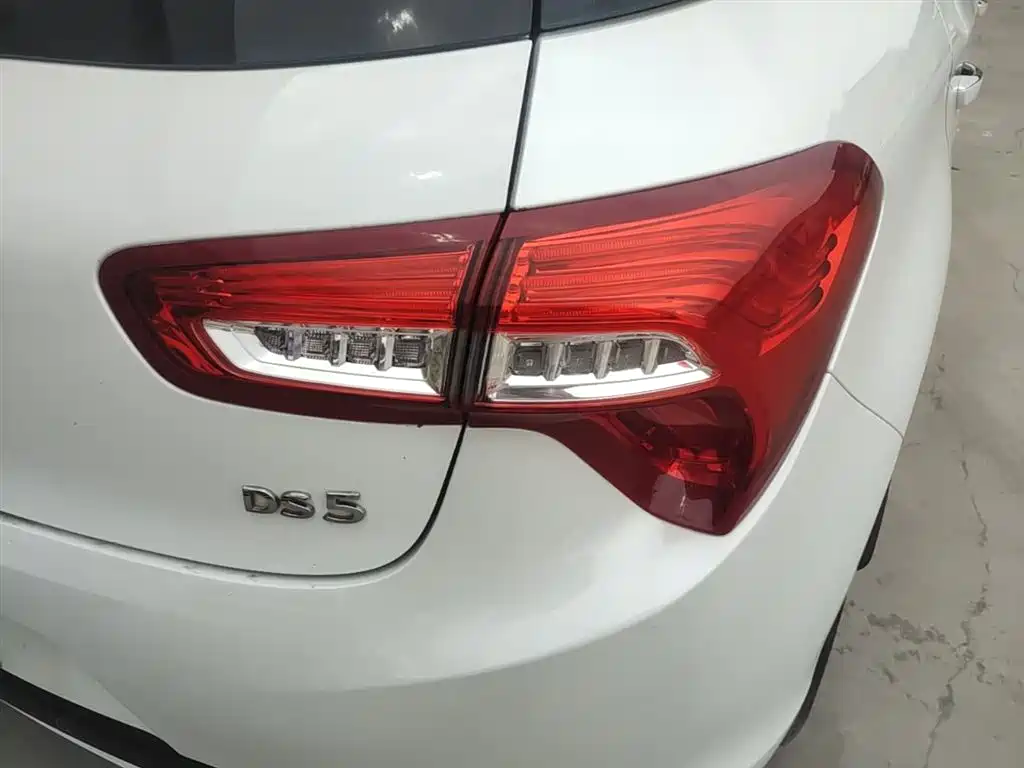 DS 5 2016 2015 1.6T Elegance THP160