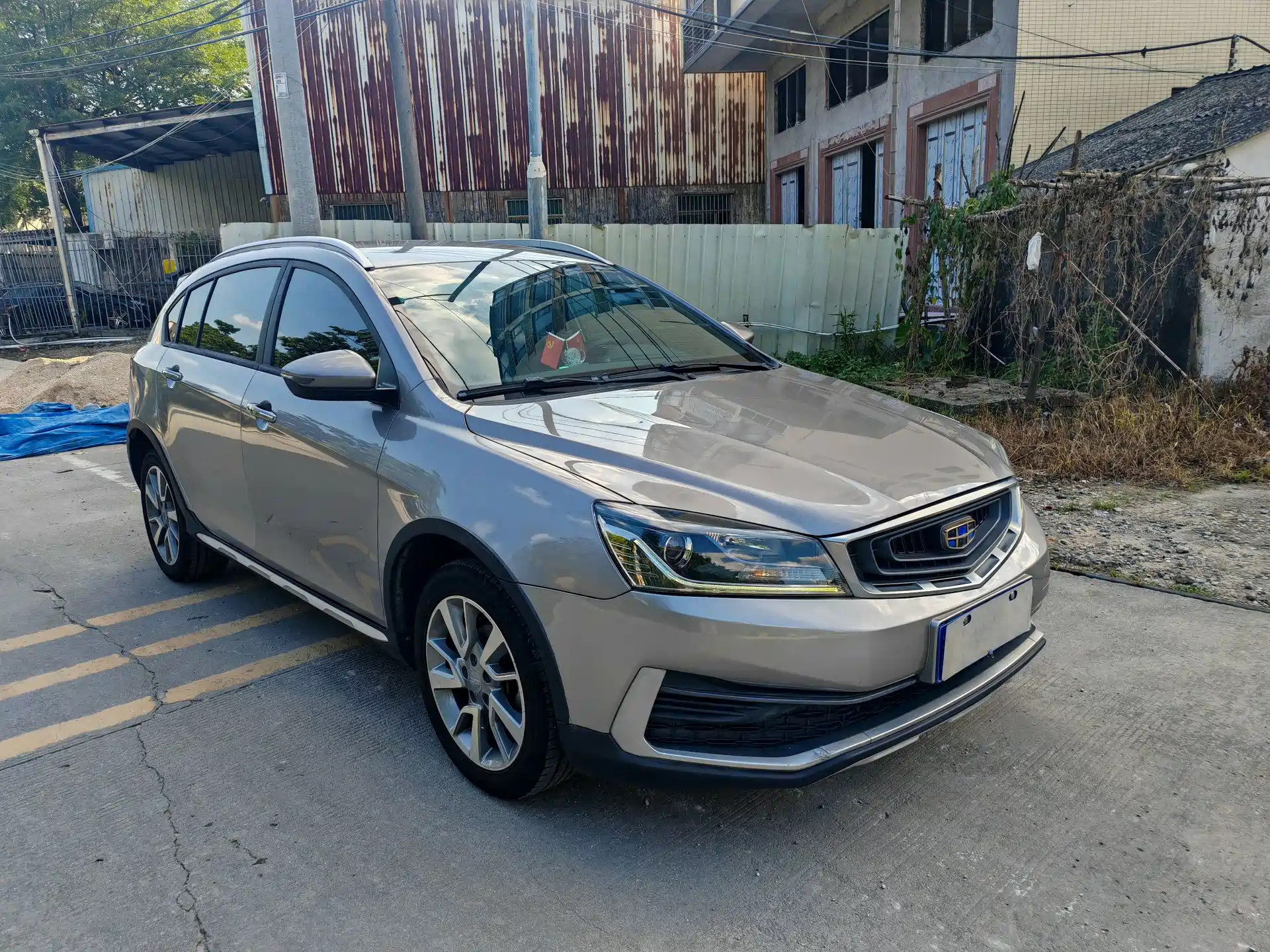 Фото 3 - Geely Vision S1