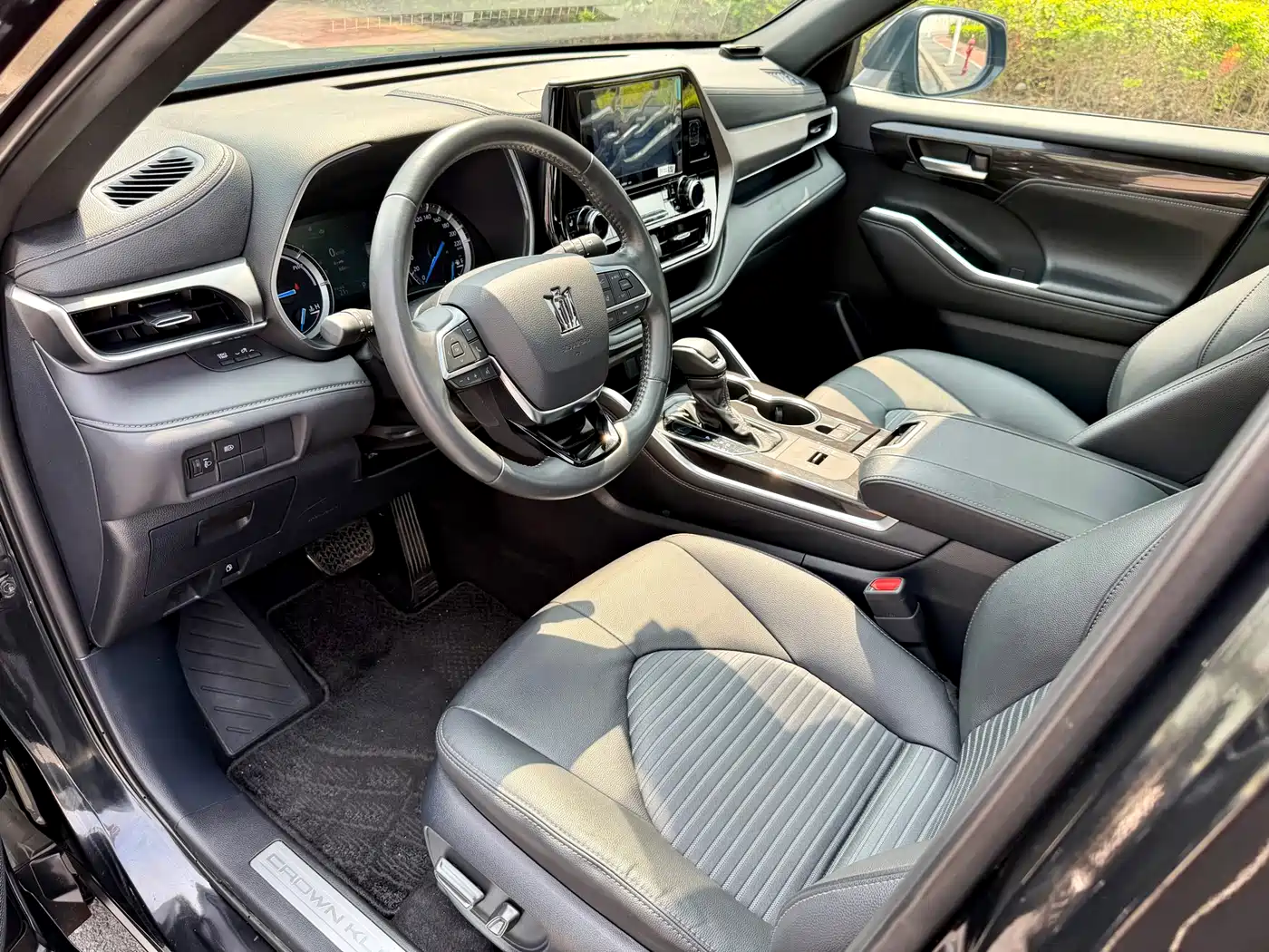 Toyota Crown Kluger 2024 2.5L HEV 4WD Luxury Edition фото 13