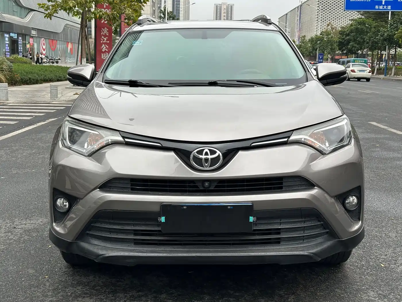 Toyota RAV4 Rongfang 2016 2.0L CVT 2WD Trend (China V) фото 2