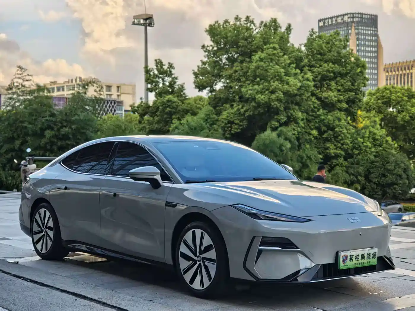 Geely Galaxy Galaxy E8 2024 2024 665km RWD Starship Voyager Edition