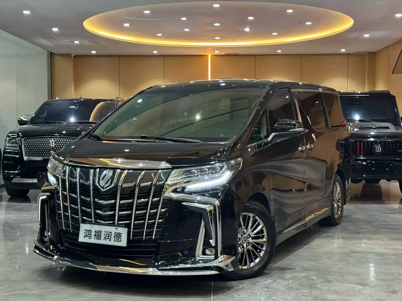 Toyota Vellfire 2021 Crown Hybrid 2.5L HV Luxury Edition фото 4