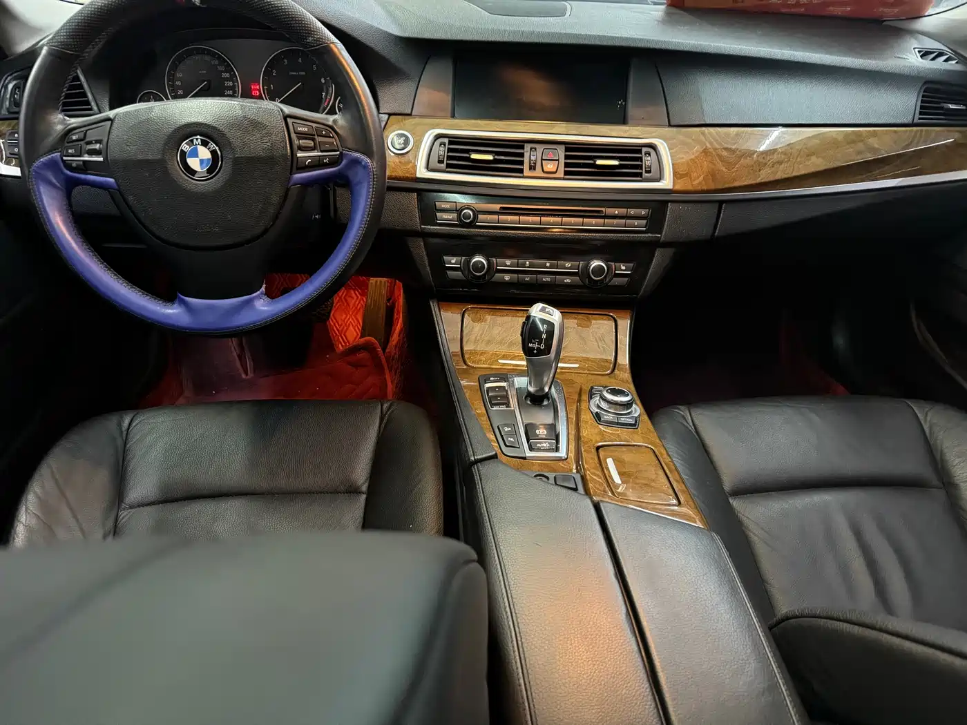 BMW 5 Series 2011 528Li Leading фото 4