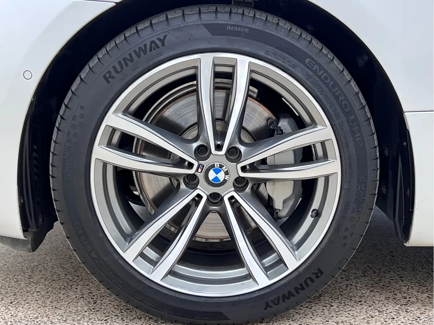 BMW 6 Series GT 2019 630i M Sport Package фото 14