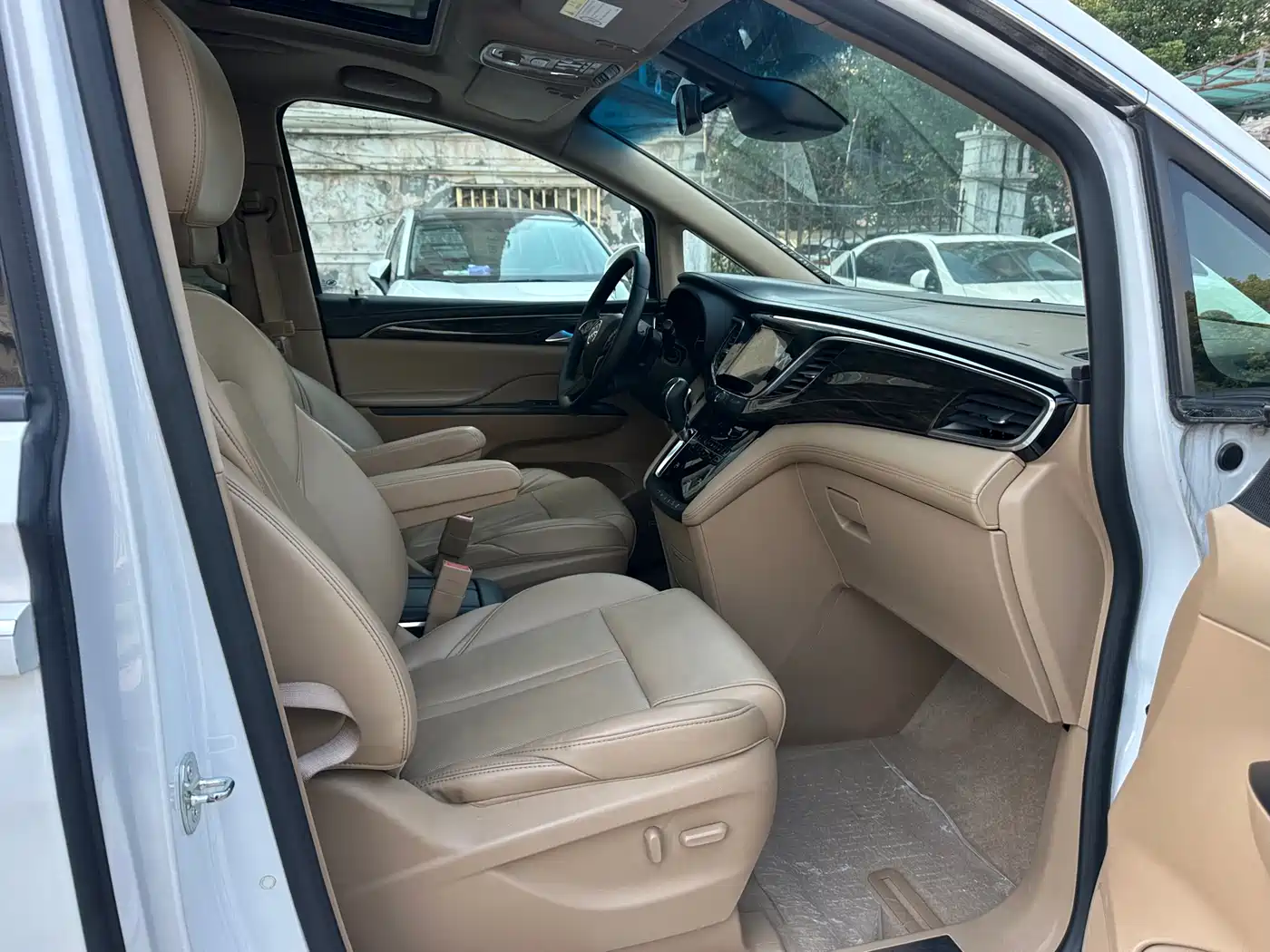 Buick GL8 2018 ES 28T Flagship Type China VI фото 36