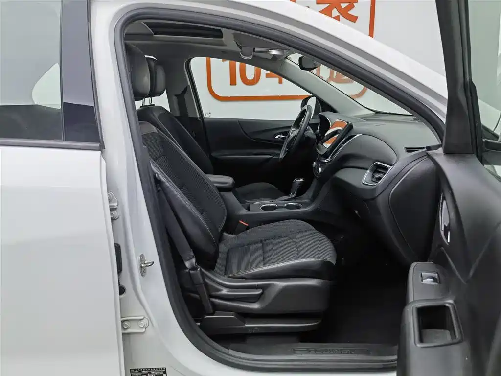 Chevrolet Equinox 2018 535T Automatic Galloping Edition фото 23