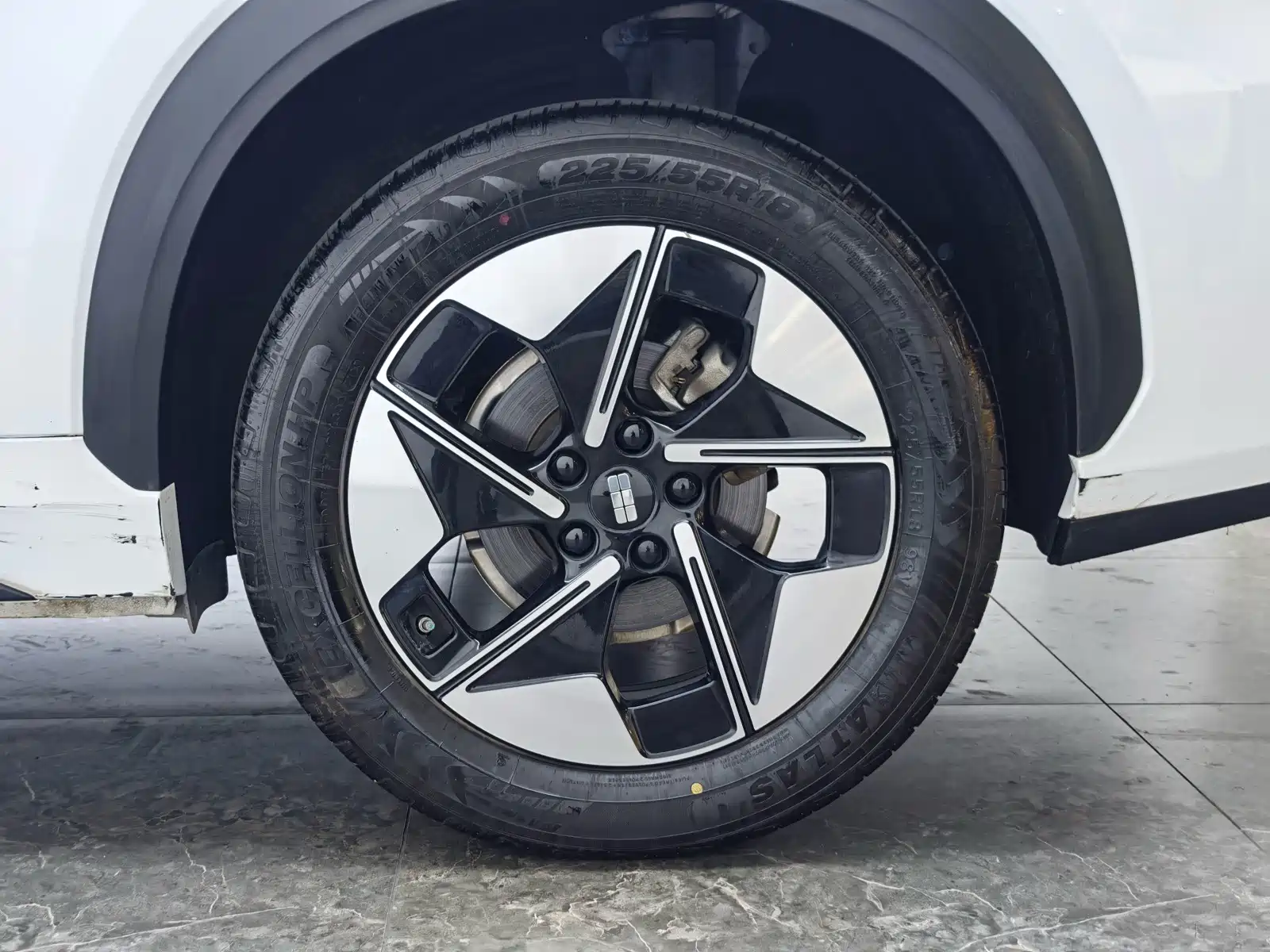 Фото 9 - Geely Galaxy Galaxy E5