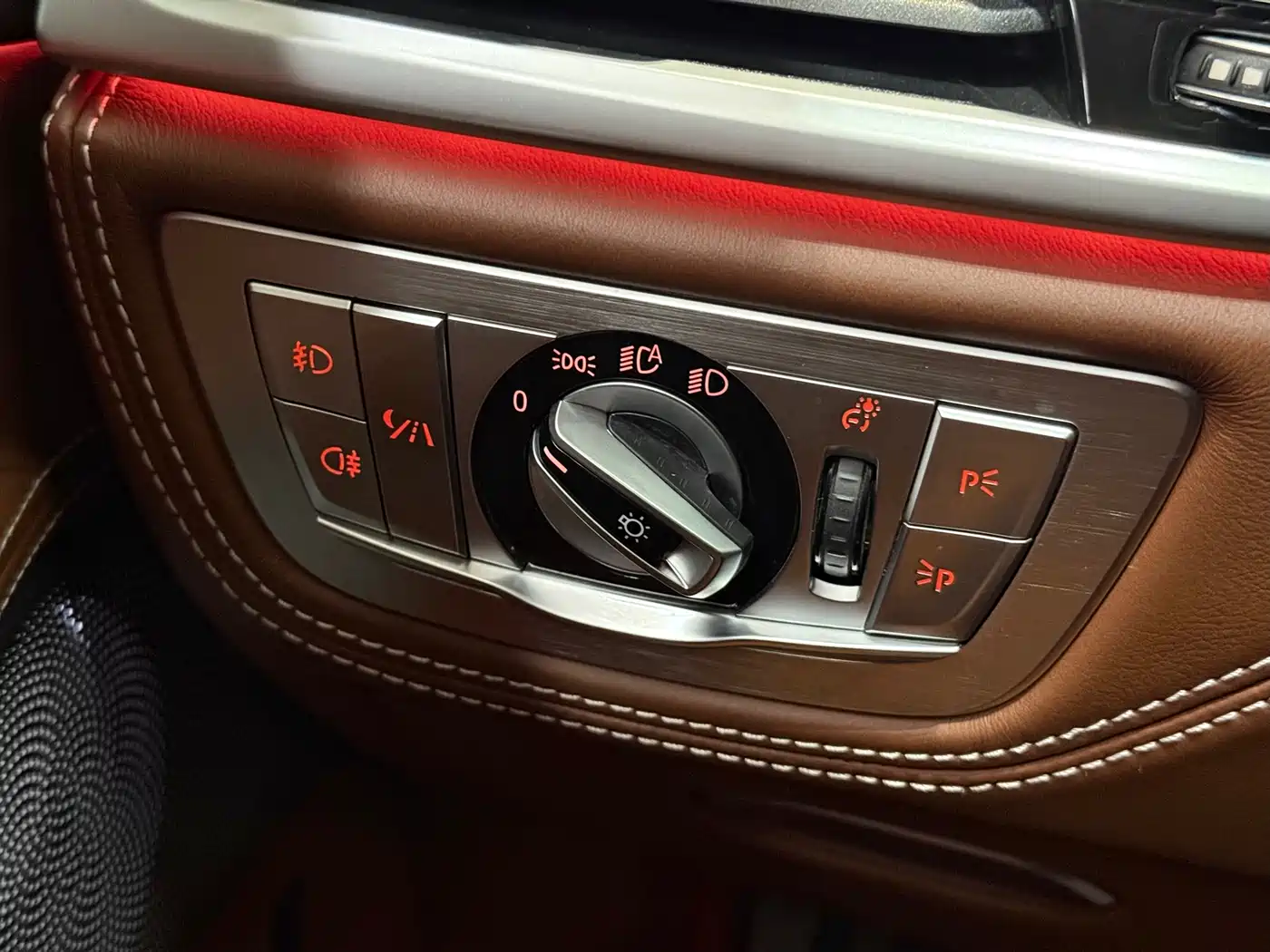 BMW 7 Series 2017 750Li xDrive Customized Edition (4-Seater) фото 13