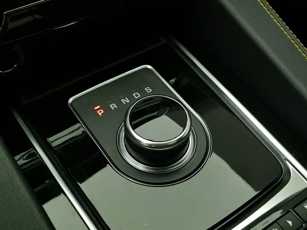 Photo 13 - Jaguar F-PACE