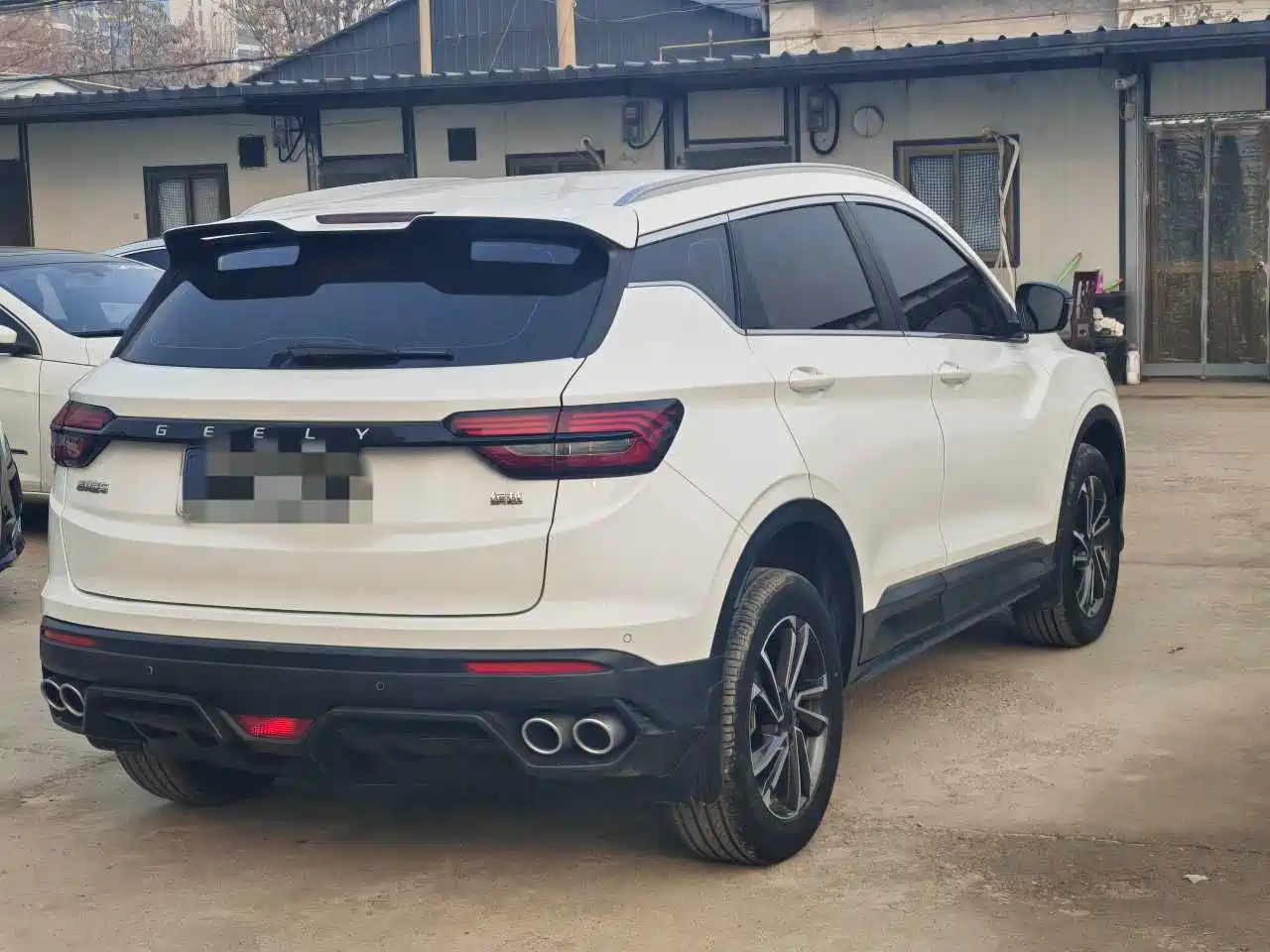 Фото 9 - Geely Binyue