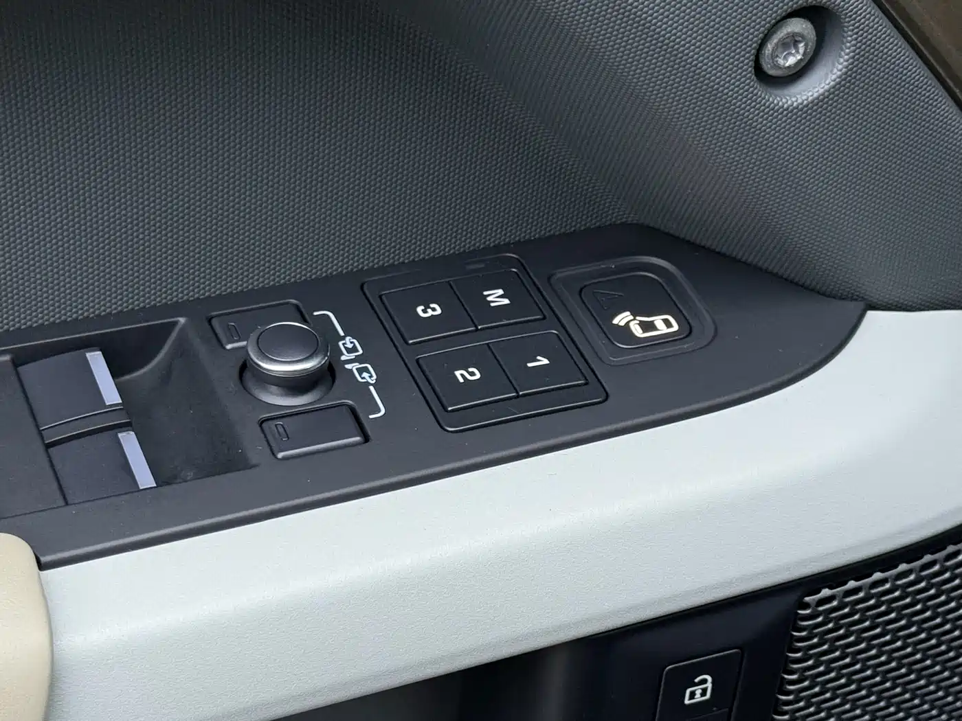 Land Rover Defender 2022 110 P400 X-DYNAMIC HSE фото 20