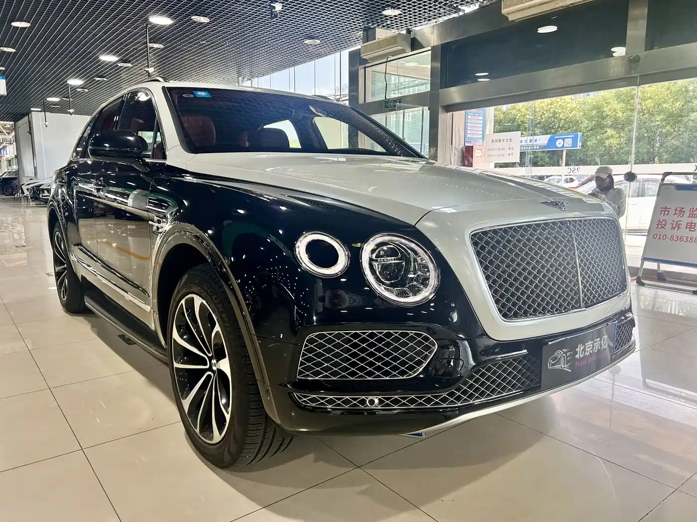 Bentley Bentayga 2017 2016 6.0T Standard Edition